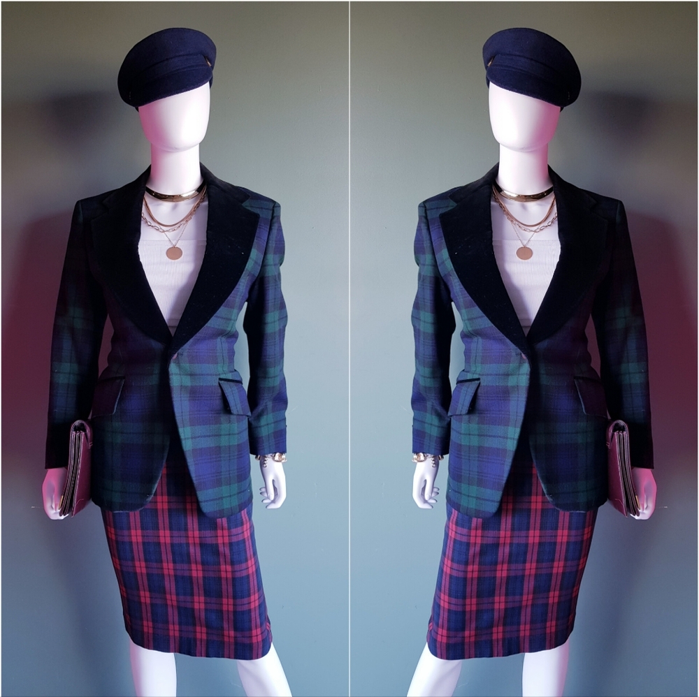 ⚜️Plaid Blazer With Black Velvet Flap⚜️